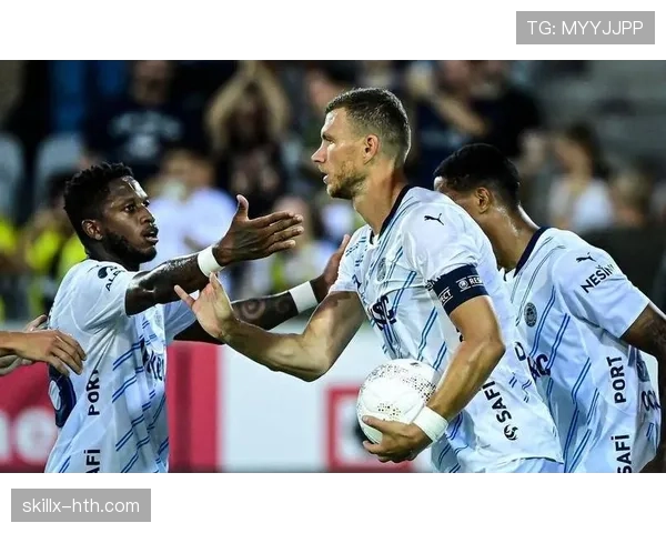 贾汉巴赫什闪耀赛场,助力费耶诺德关键胜利 贾汉巴赫什闪耀赛场,助力费耶诺德关键胜利